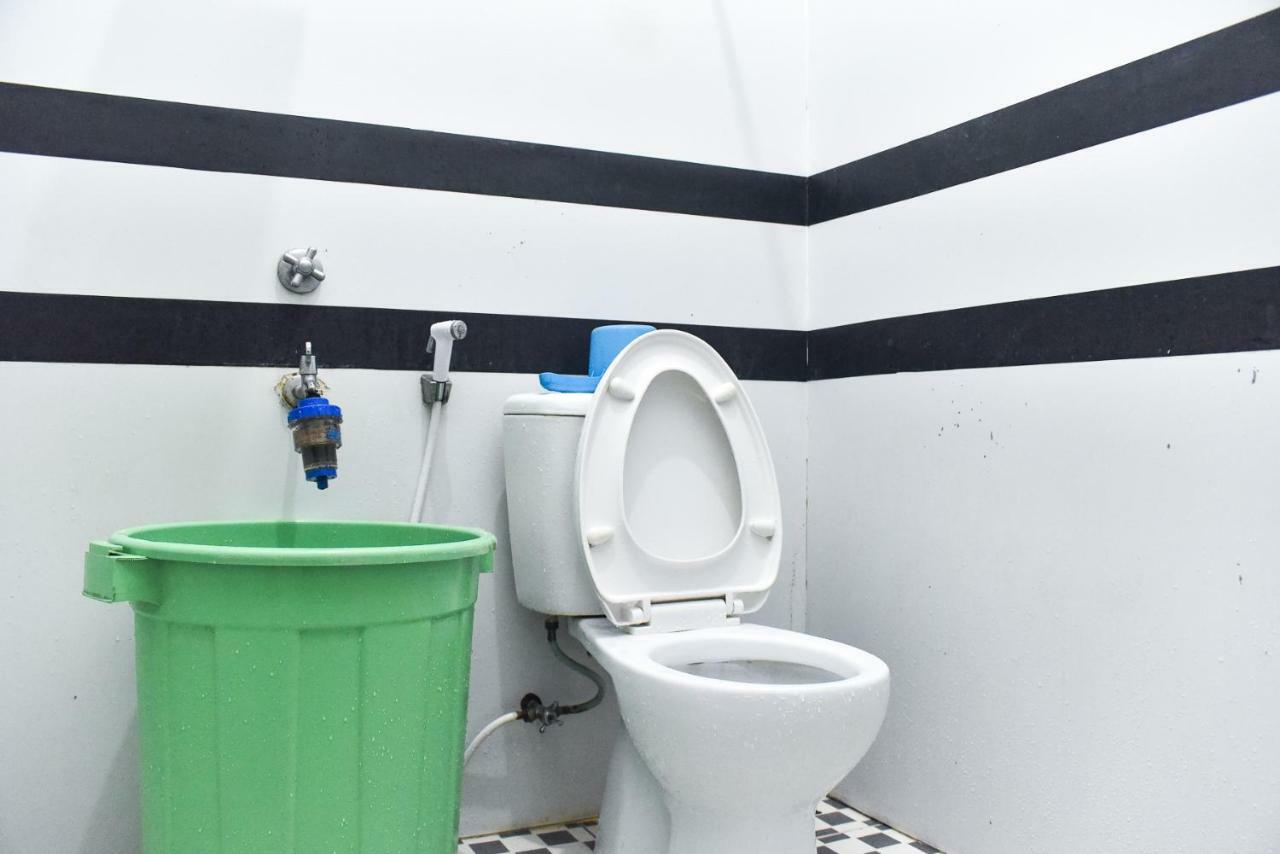 Reddoorz Near Sultan Hasanuddin Airport 2 Manda